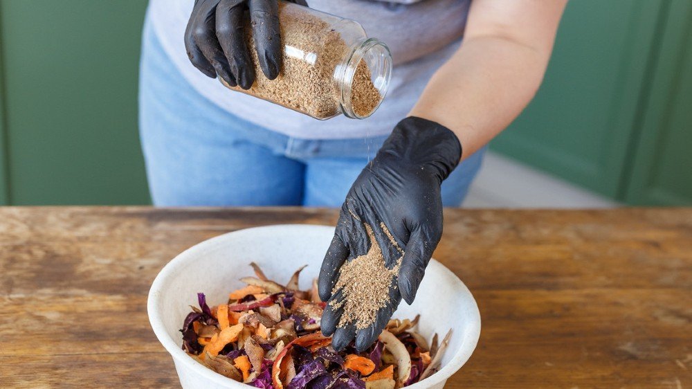 Cómo iniciar el compostaje Bokashi en su apartamento 4 svg%3E